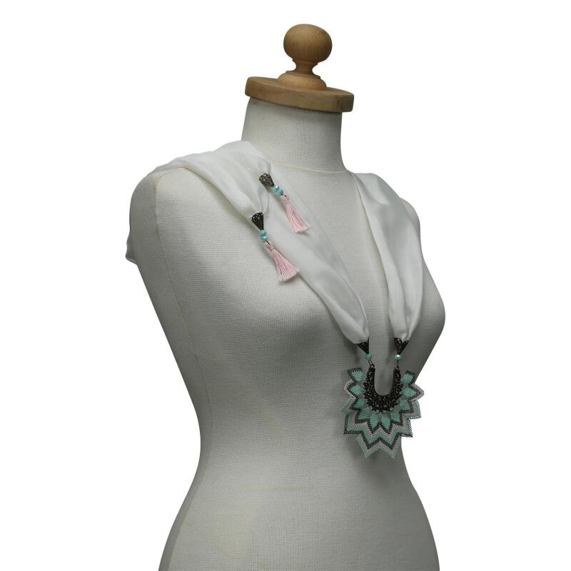 e38 HAND WORKED NEEDLE LACE SCARF 142 cm - 6056 - 2